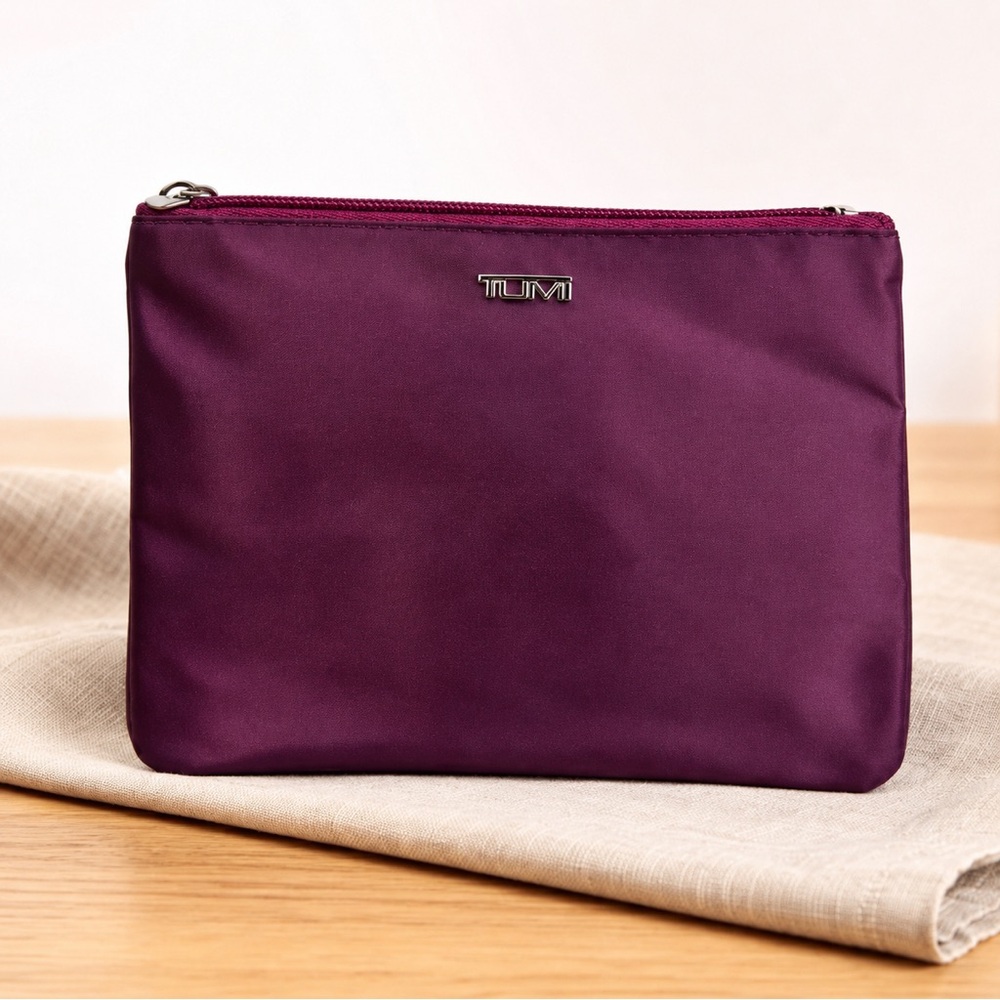 TUMI Delta Airline Amenity Kit Pouch Plum Purple Travel Cosmetic Bag Nylon